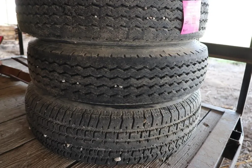 Three 16� trailer tires