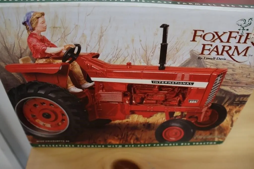 Foxfire Farm IHC 826 tractor new in box
