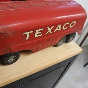 Texaco fuel tanker with semi; needs front axle