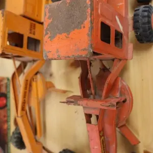 2 metal toy road graders