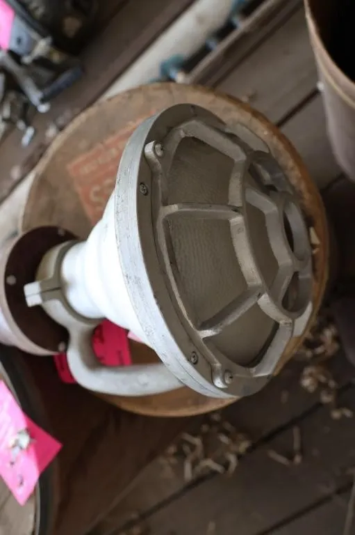 New in box 8� high pressure light fixture