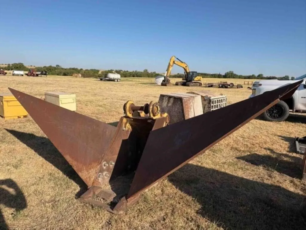 CAT - V Ditcher