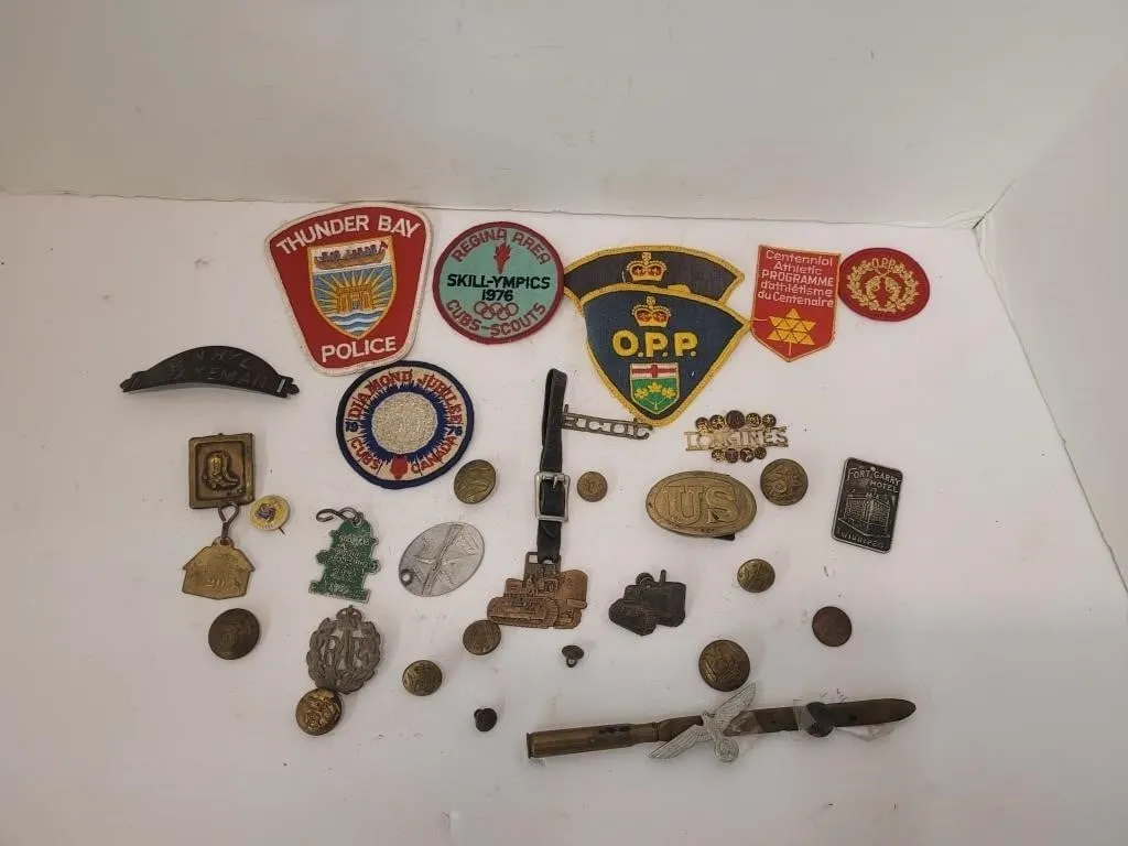 Assorted Sew on Badges , Vintage metal Buttons