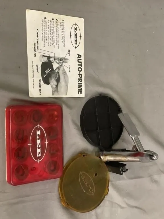 Lee Auto-Prime with trays and shell holders.
