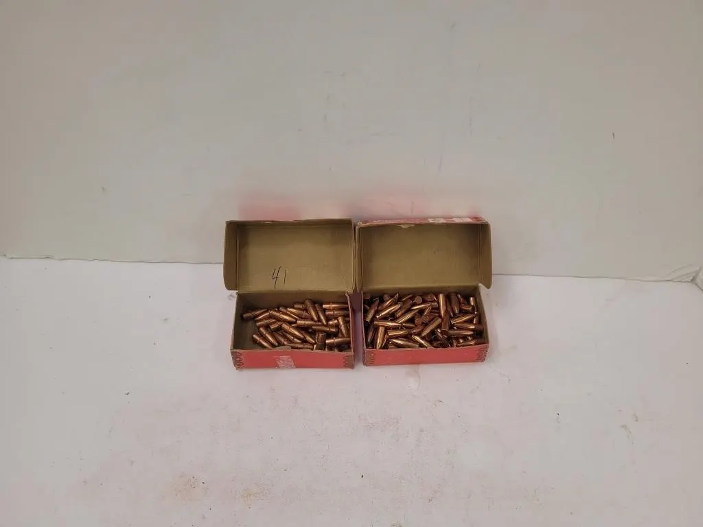 1 box of Hornady 2440 ,6mm Cal 87gr .243 Spire