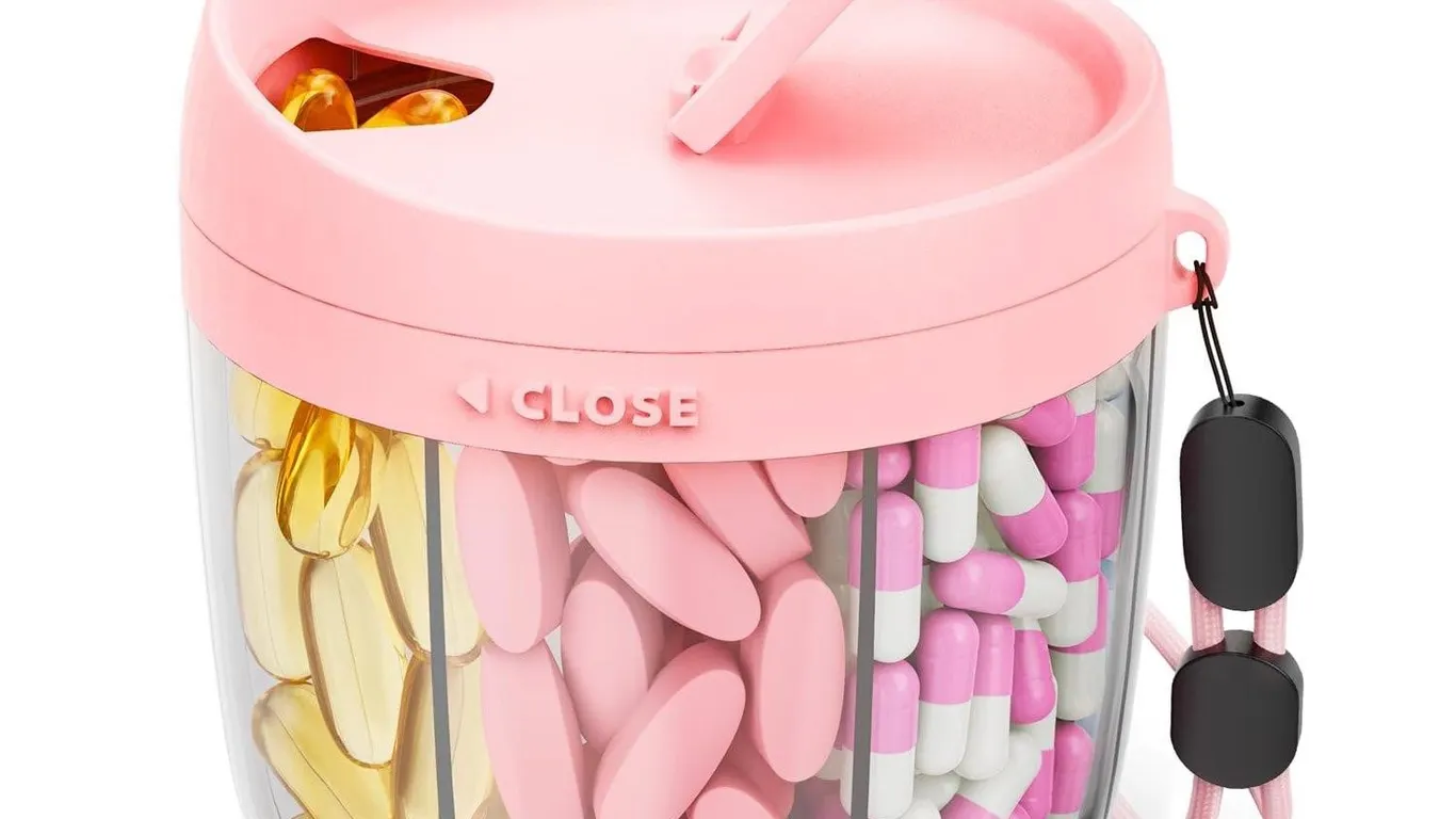 Amoos 7-Slot Pill Dispenser Pink 3.8