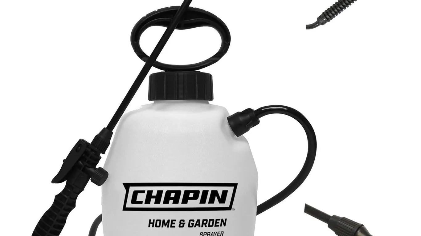 Chapin 16144 Deluxe Pump Sprayer 1 Gallon