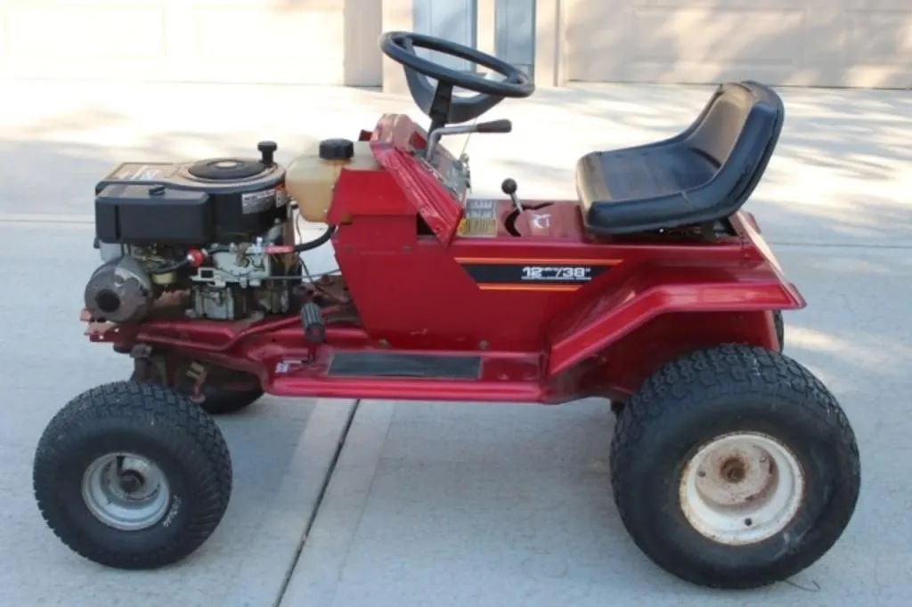 Murry 38" Riding Mower (NO MOWING DECK)