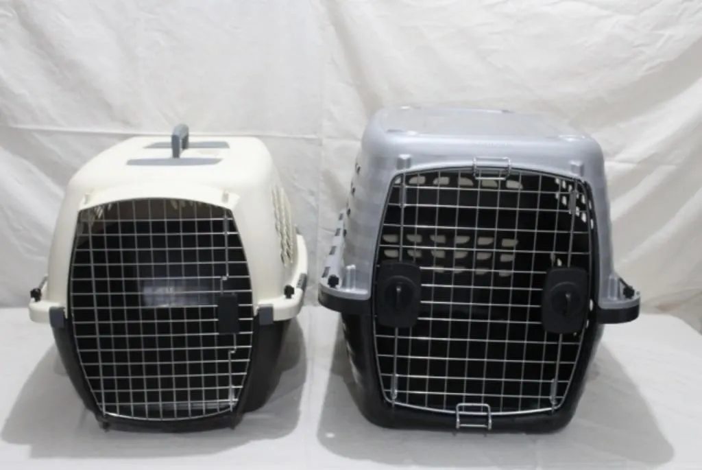 2 Pet Carriers (like new)
