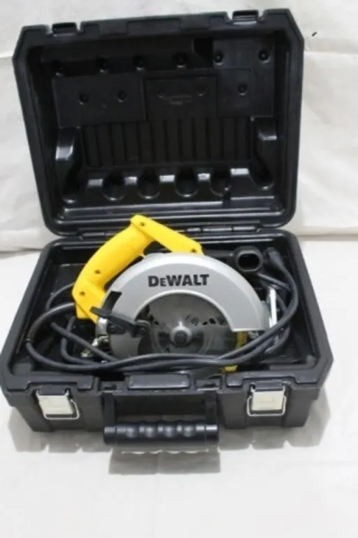 DeWalt DW359 7 1/4" Circular Saw w/Case