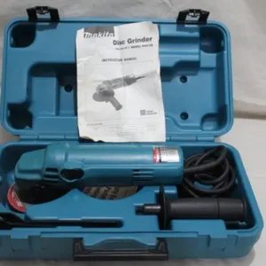 Makita Mod. N9514B Disc Grinder w/Case
