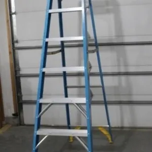 Werner 8' Fiberglass Step Ladder