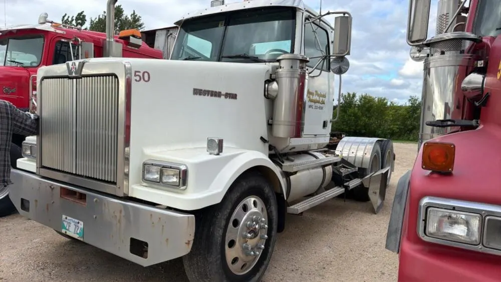 2003 Western Star w/wet kit