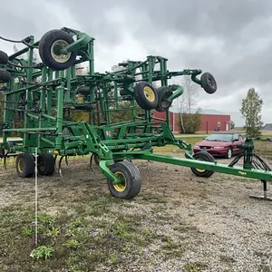John Deere 2410 48' chisel plow