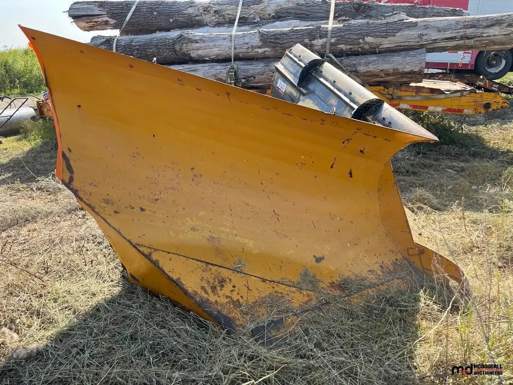 V-Style Snow Plow Attachment
UNRESERVED