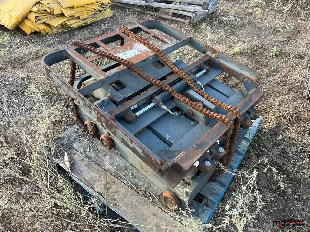 Forklift Mast & Backrest
UNRESERVED