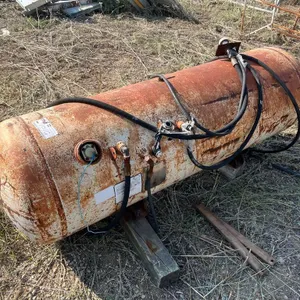 Horizontal Steel Fuel Tank w/ Hoses
 UNRESERVED