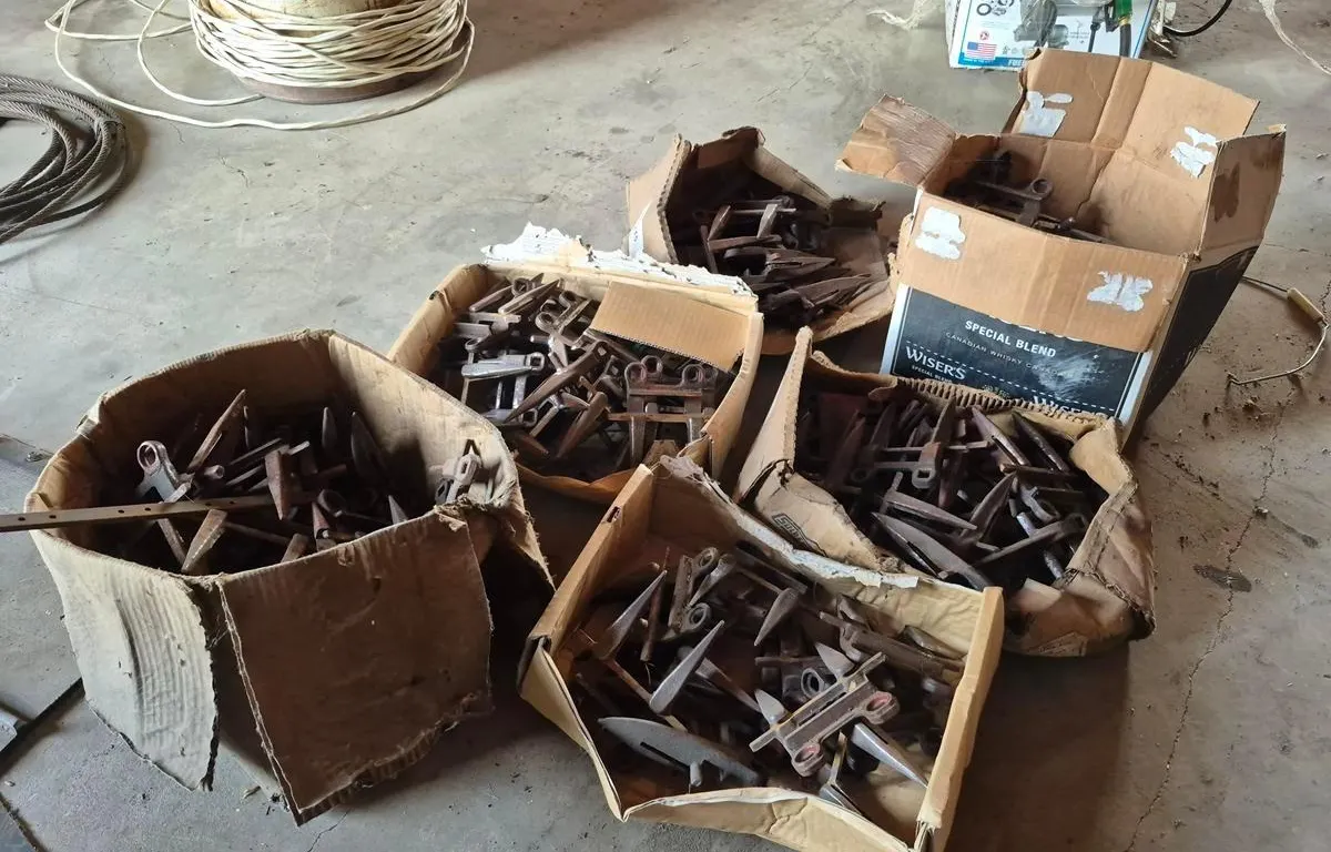 (6) Boxes of Assorted Forged Metal 2-Prong Guards
UNRESERVED