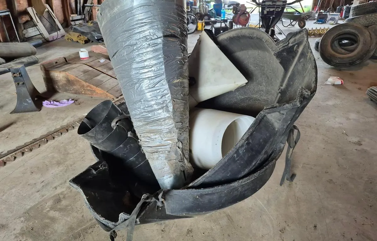Auger Hoppers and Spouts
UNRESERVED