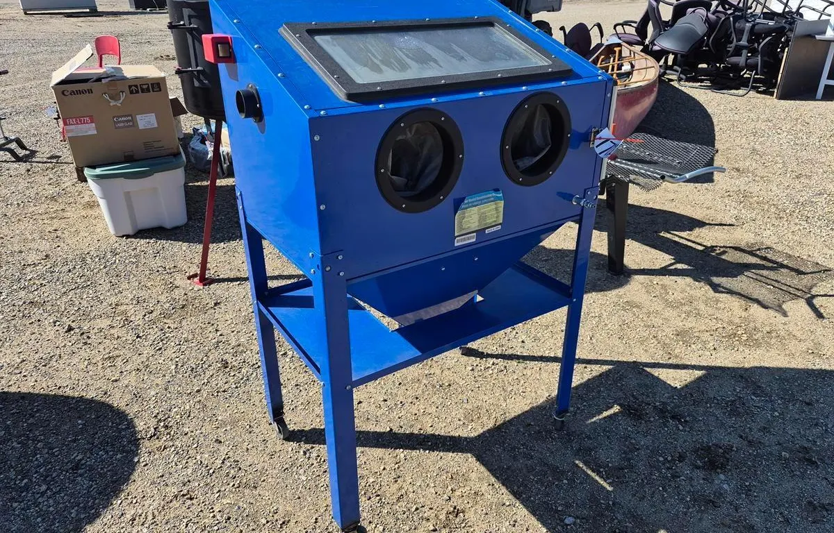 Floor Model Sandblasting Cabinet
UNRESERVED