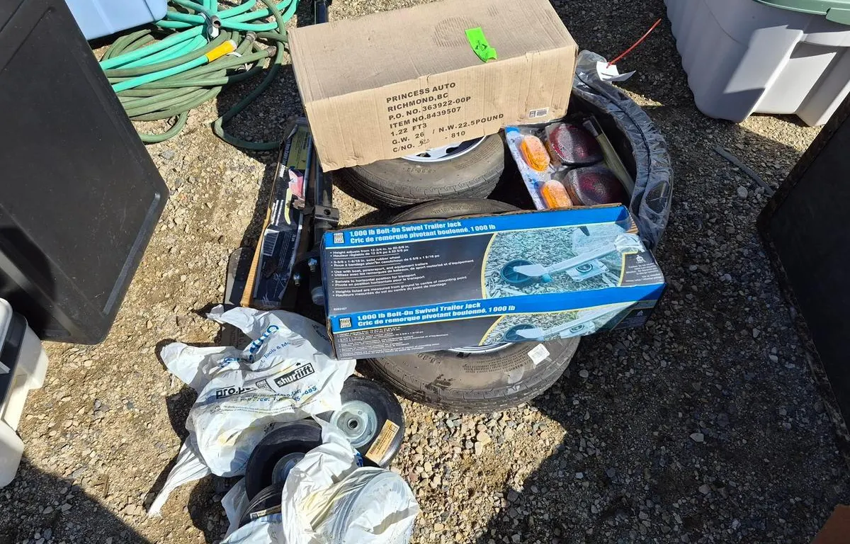 Trailer Parts & Axle, Trailer Lights, Misc. Tires
UNRESERVED