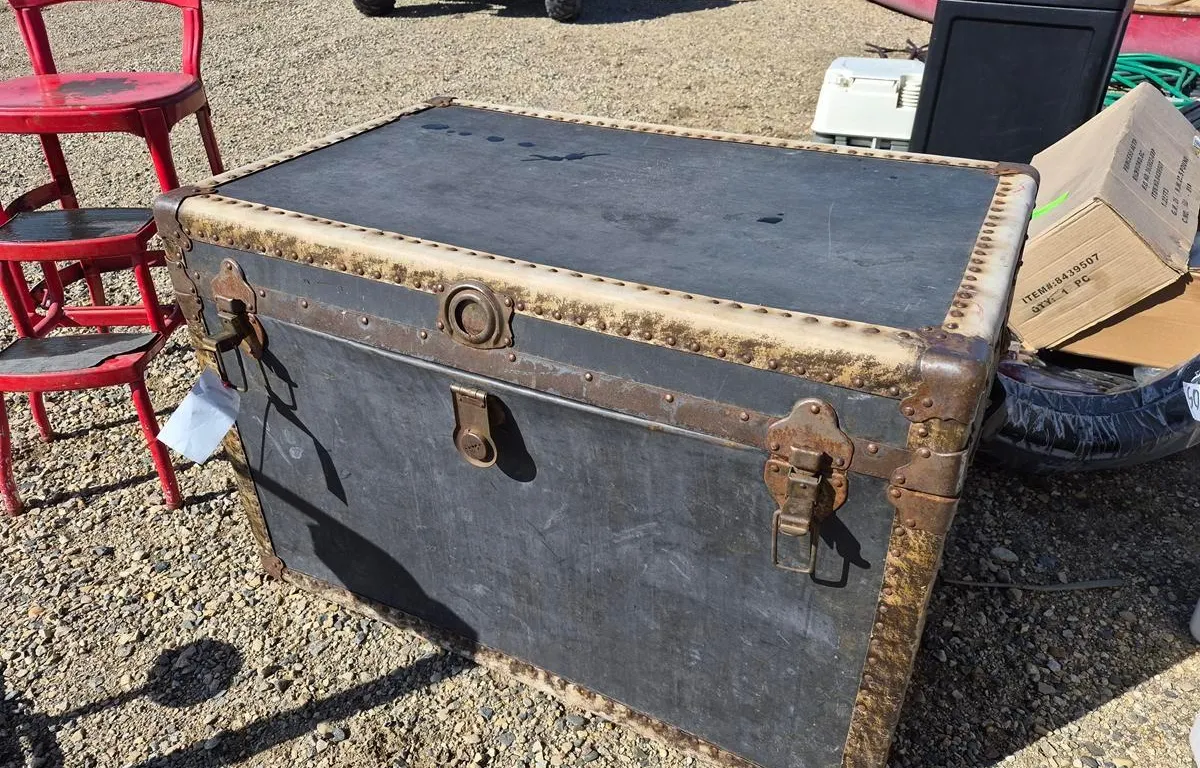 Vintage Trunk, Suitcase & Red Highchair
UNRESERVED
