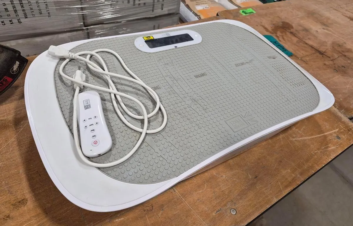 E&M Active Maxburn Vibration Excerise Plate
UNRESERVED