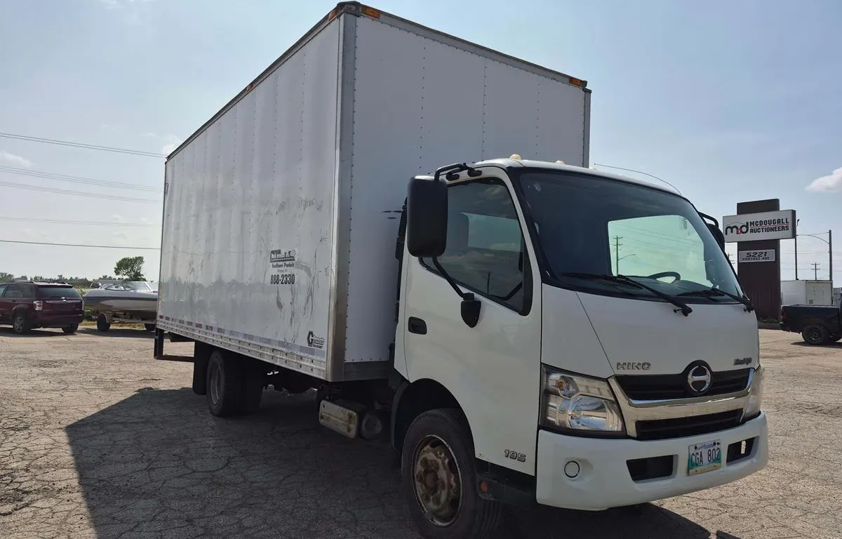 2013 Hino 195 S/A Cube Van