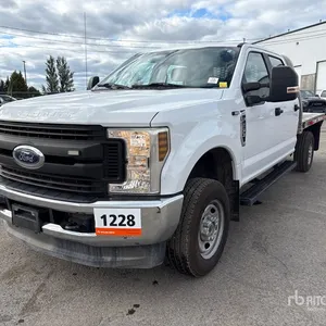 2019 Ford F-250 Flatbed Truck