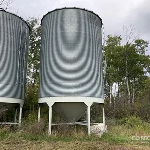 Westeel-Rosco +/- 2500 bu Hopper Grain Bin