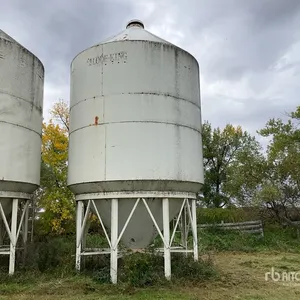 Lode King +/- 2000 bu Hopper Grain Bin