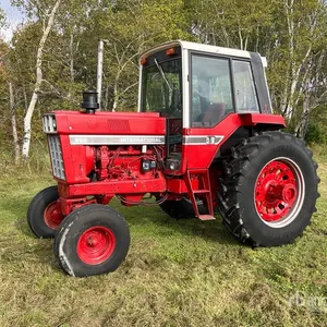 International 986 2WD Tractor