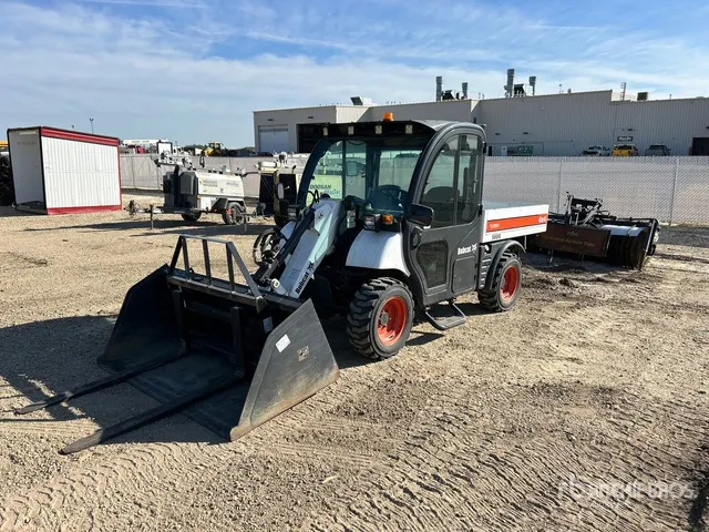 2003 Bobcat Toolcat 5600 4x4 Utility Vehicle (Inoperable)