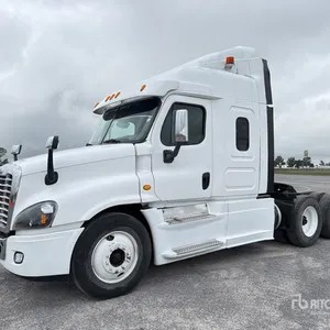 2015 Freightliner Cascadia 125 6x4 Tractocamion con Dormitorio / T/A Sleeper Truck Tractor