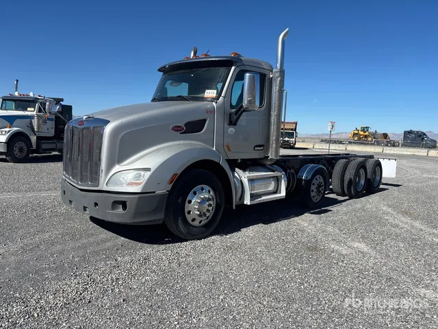 2016 Peterbilt 579 8x4 Cab and Chassis