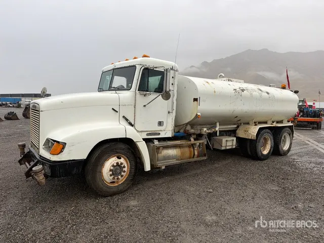 1996 Freightliner FLD112 6x4 Water Truck