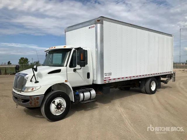 2018 International 4300 4x2 Van Truck