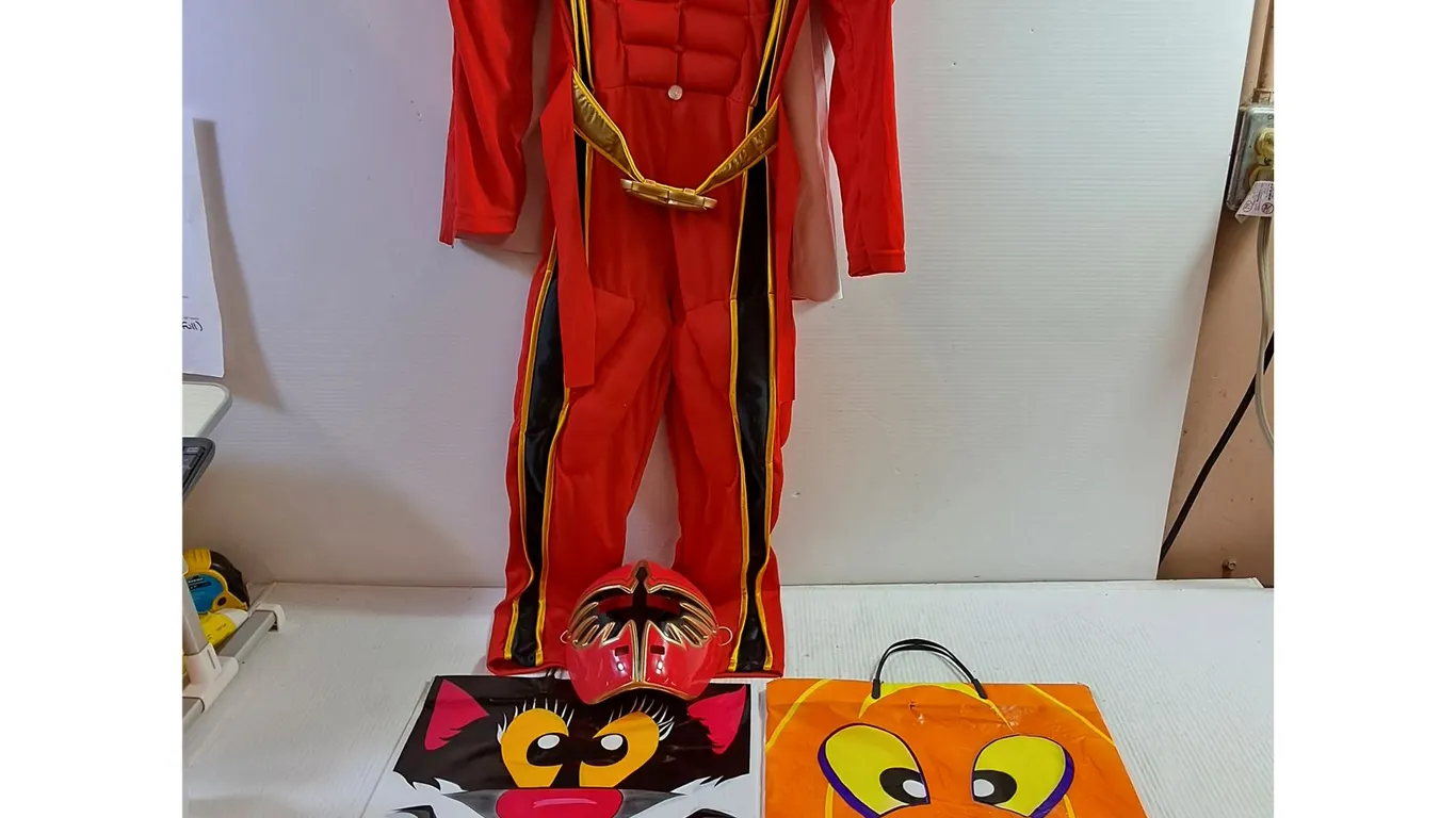 Power Rangers Youth Halloween Costume - (Size 7-8), (2) Halloween Candy Bags