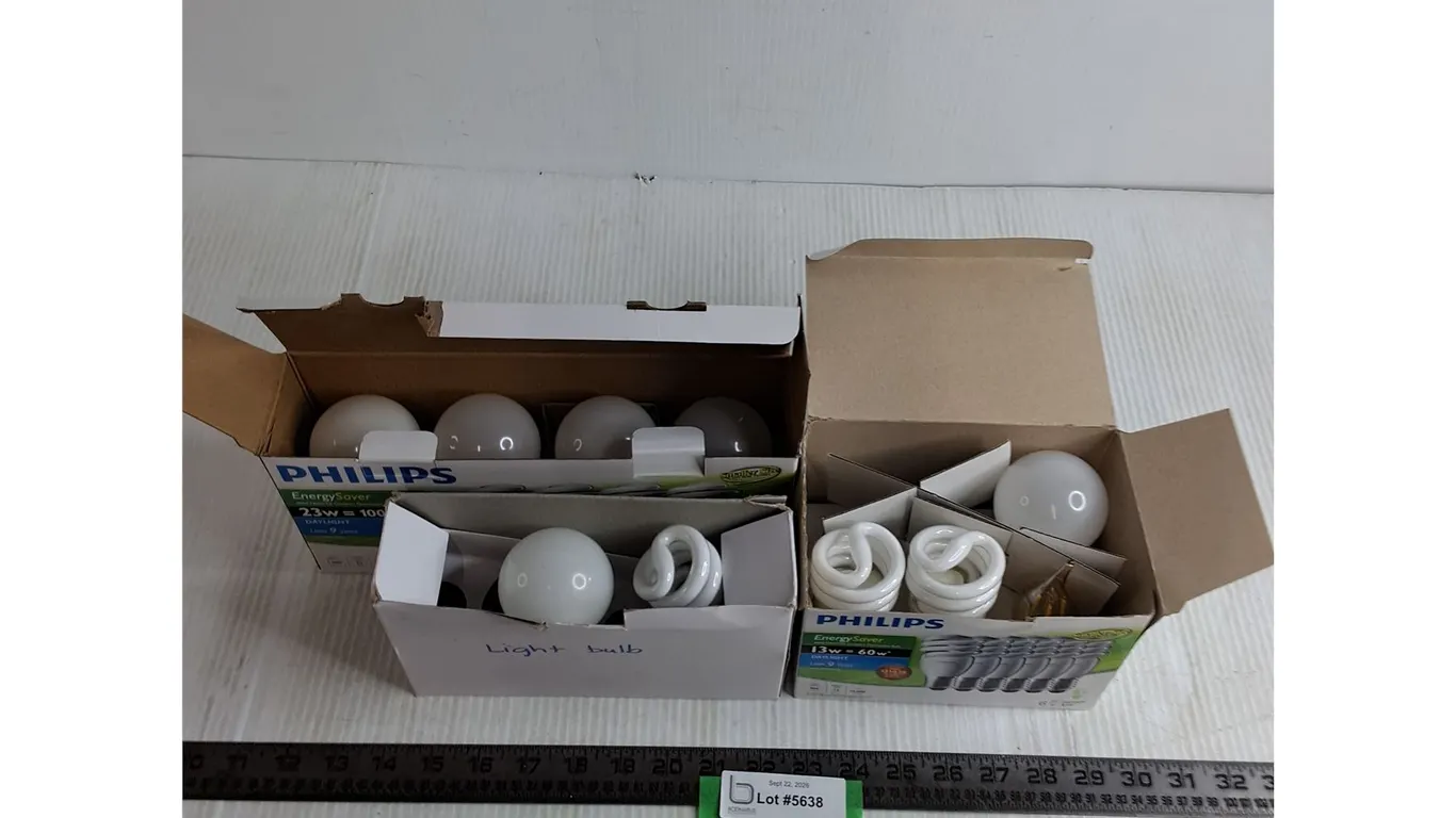 Assorted New & Used Light Bulbs - Consignor Says Working