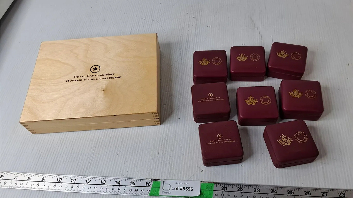 Royal Canadian Mint Coin Display Box & Clamshell Cases