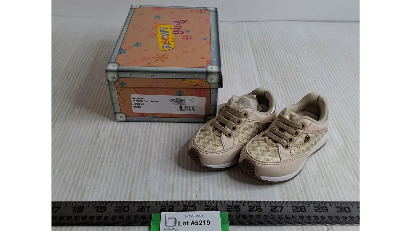 NIB Bloomy Girls Size 7 Infant Shoes