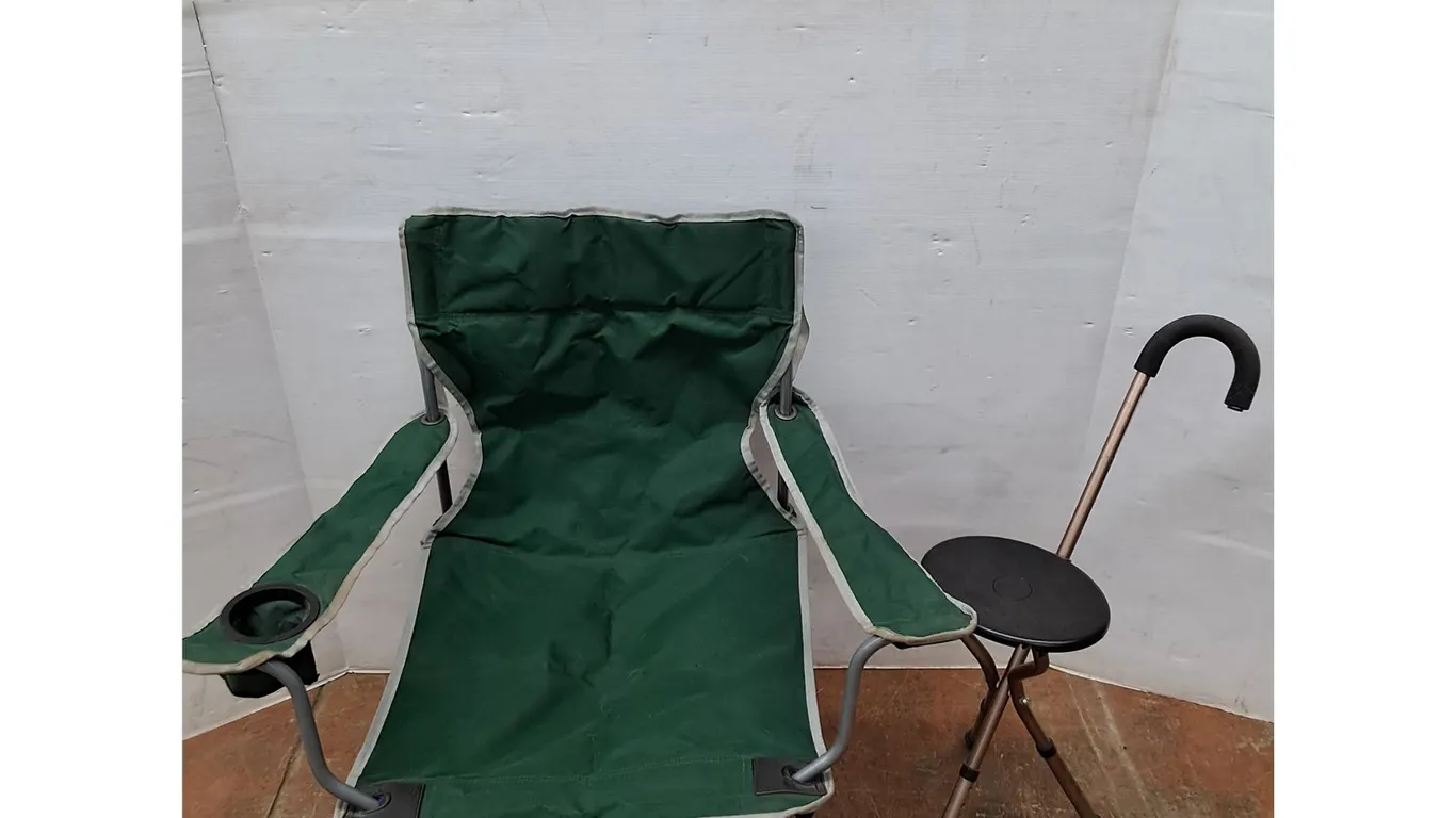 *Green Folding Chair with Cup Holder and Cane/Seat No Shipping