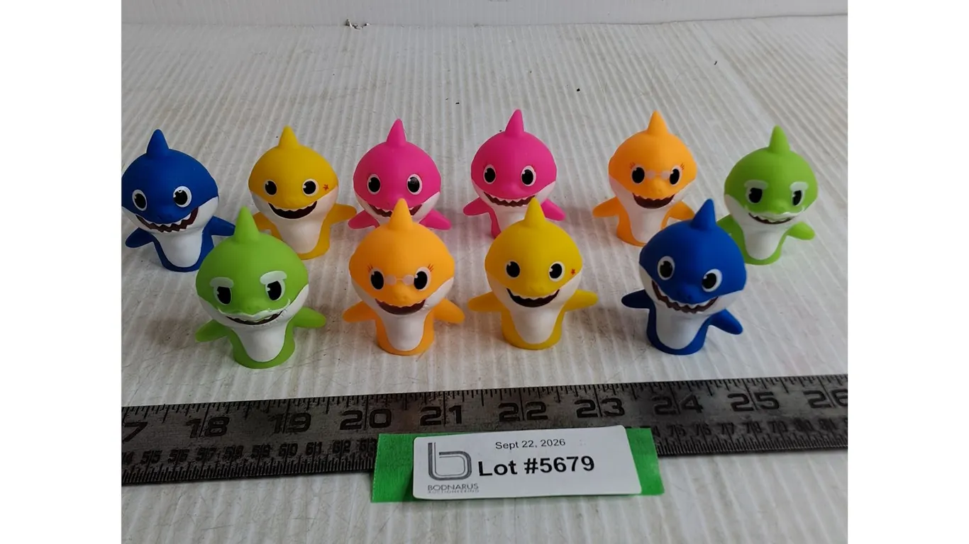 (10) Baby Shark Finger Puppets
