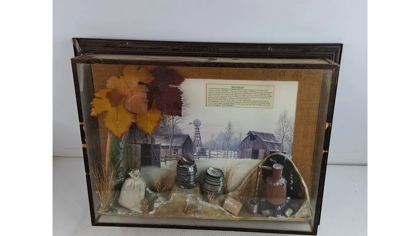 Vintage 3D Wall Decor 22" x 17"