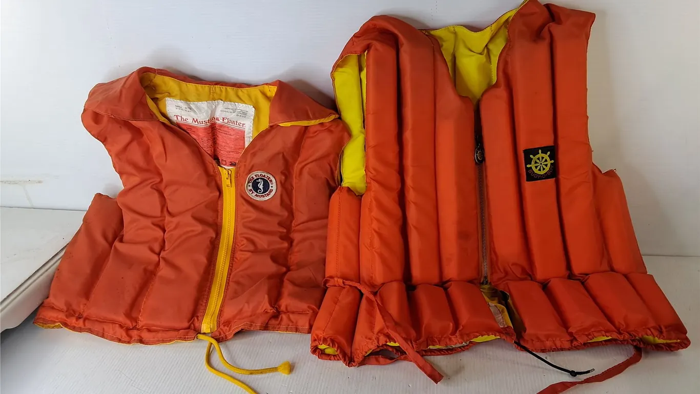 (2) Adult PFDs- S & S/M