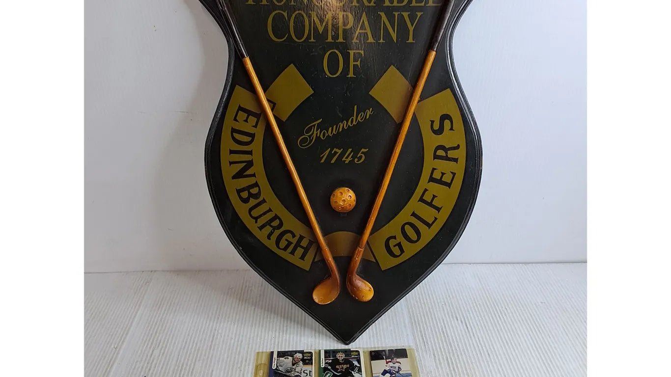 Wooden Golf Sign -(5) Assorted Hockey Cards
