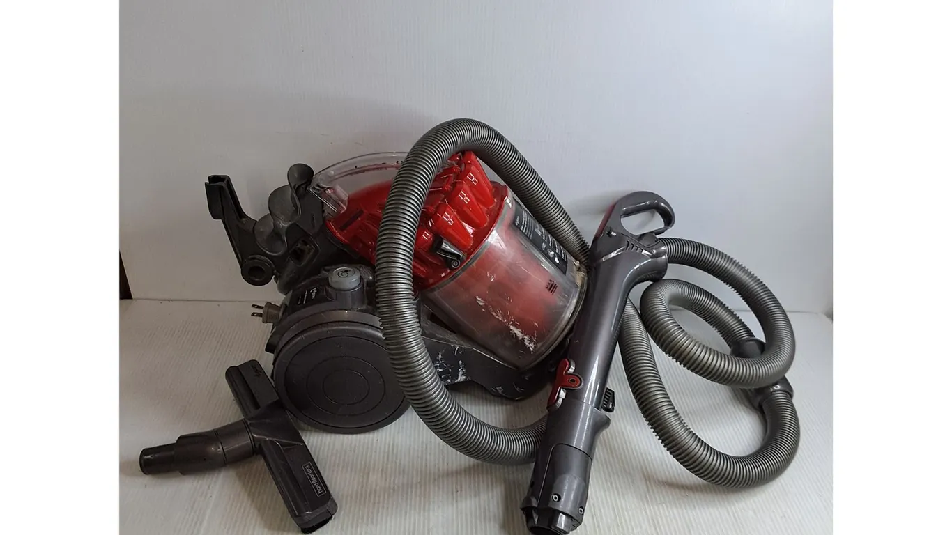 Dyson DC32 Pull Behind Vacuum - Working - Missing Power Wand