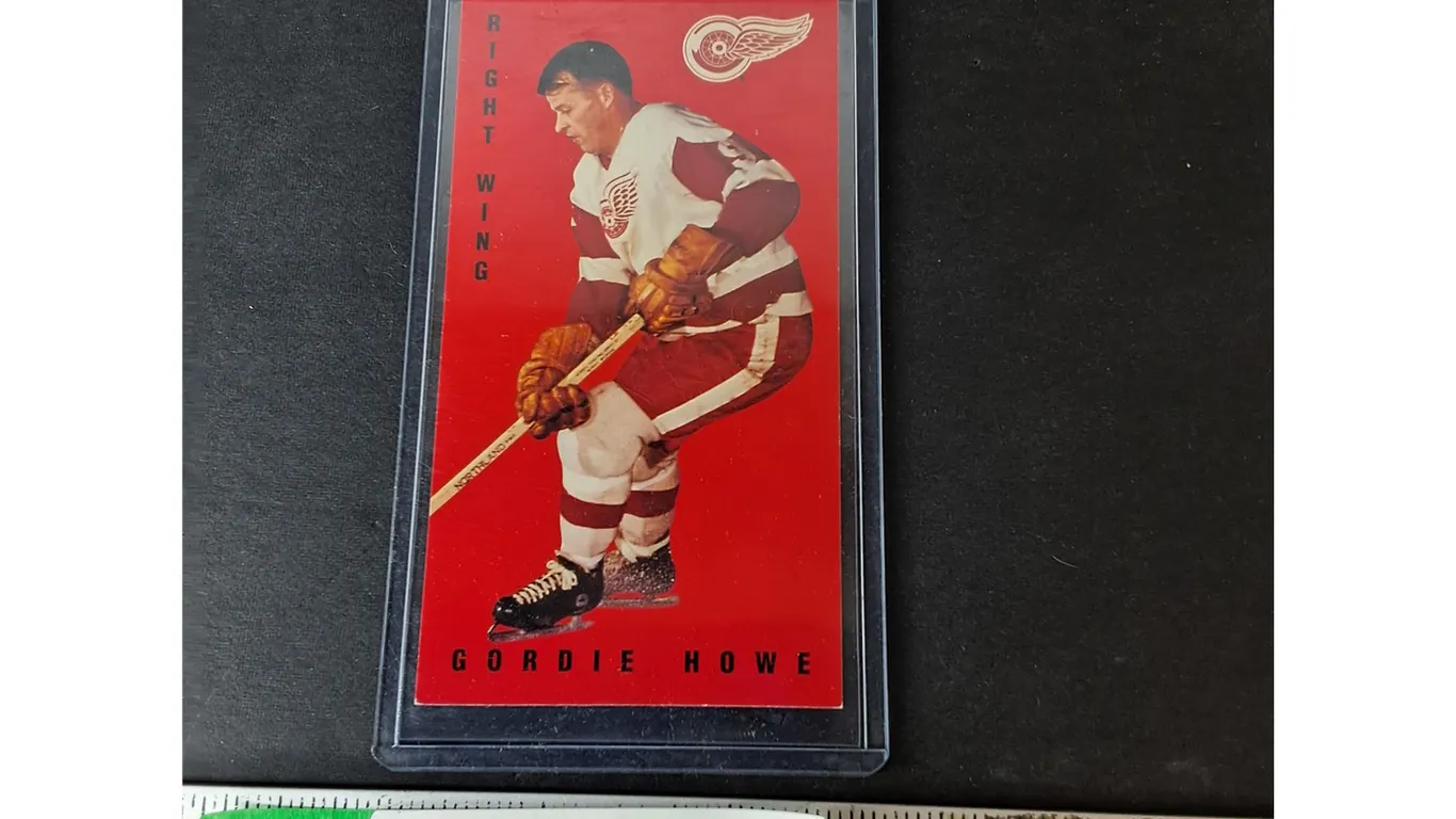 Gordie Howe Parkhurst Trading Card- Can't Authenticate