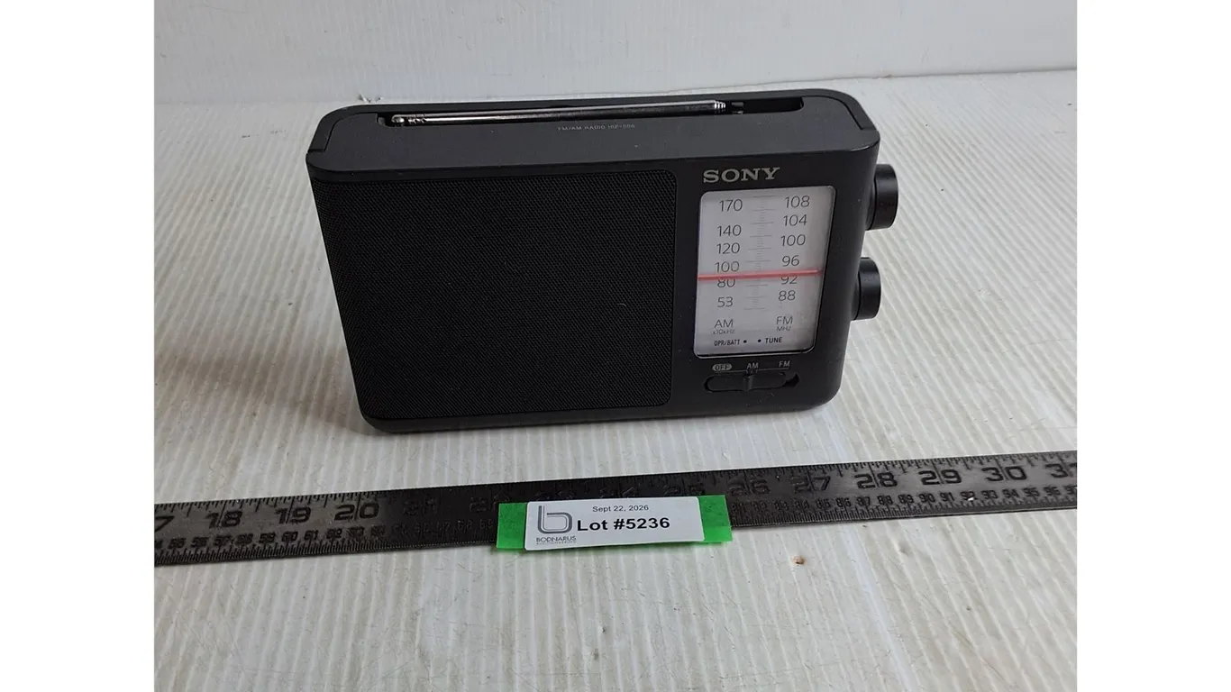 Sony AM/FM Radio - Untested, Missing Power Cord