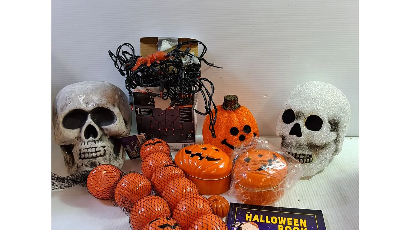 Assorted Halloween Decor - Lights Tested
